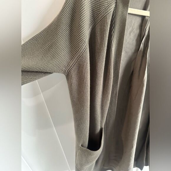 Lululemon Grey Sage Still At Ease Wrap - Picture 14 of 14